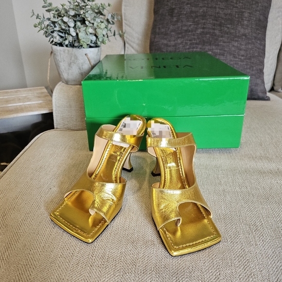 Authentic BOTTEGA VENETA Gold Heels 36 6 35.5
